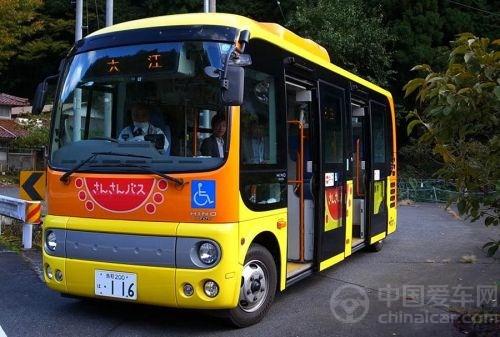 日本软银开发自动驾驶公交车 最早将在2019年上路